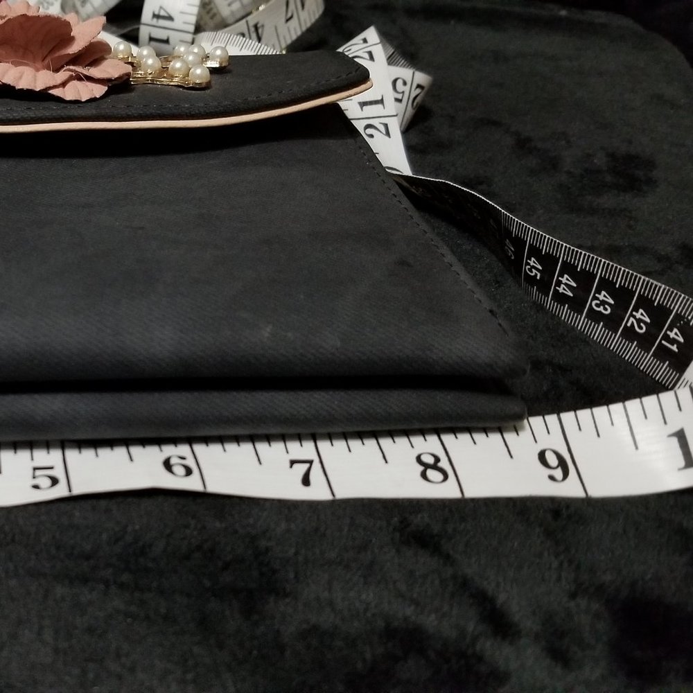 COPY - COPY - COPY - Pearl & Roses Handbag - Picture 7 of 11